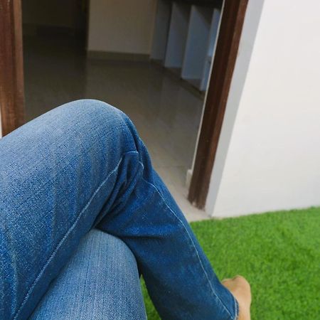 Yellow Homestay - Modern 2Bhk Ac Stay Jabalpur Eksteriør billede