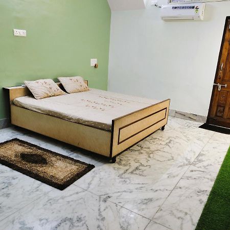 Yellow Homestay - Modern 2Bhk Ac Stay Jabalpur Eksteriør billede