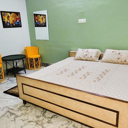 Yellow Homestay - Modern 2Bhk Ac Stay Jabalpur Eksteriør billede